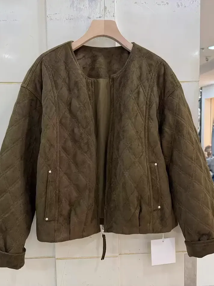 Women's diamond-quilted crew-neck jacket — Style 26162