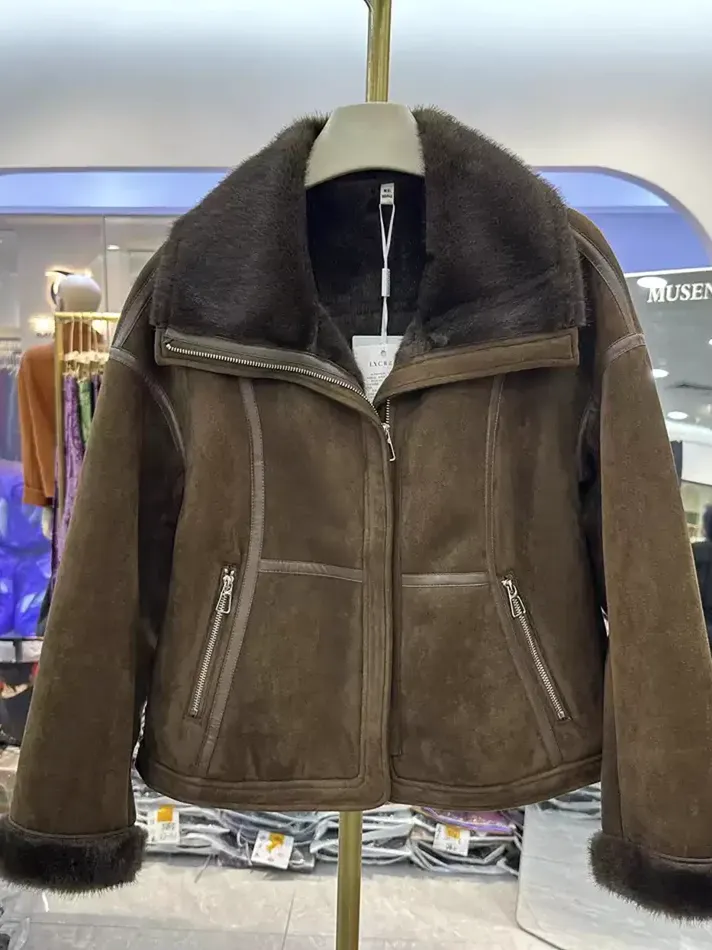 Women's zip lapel fur jacket — Style 26B078