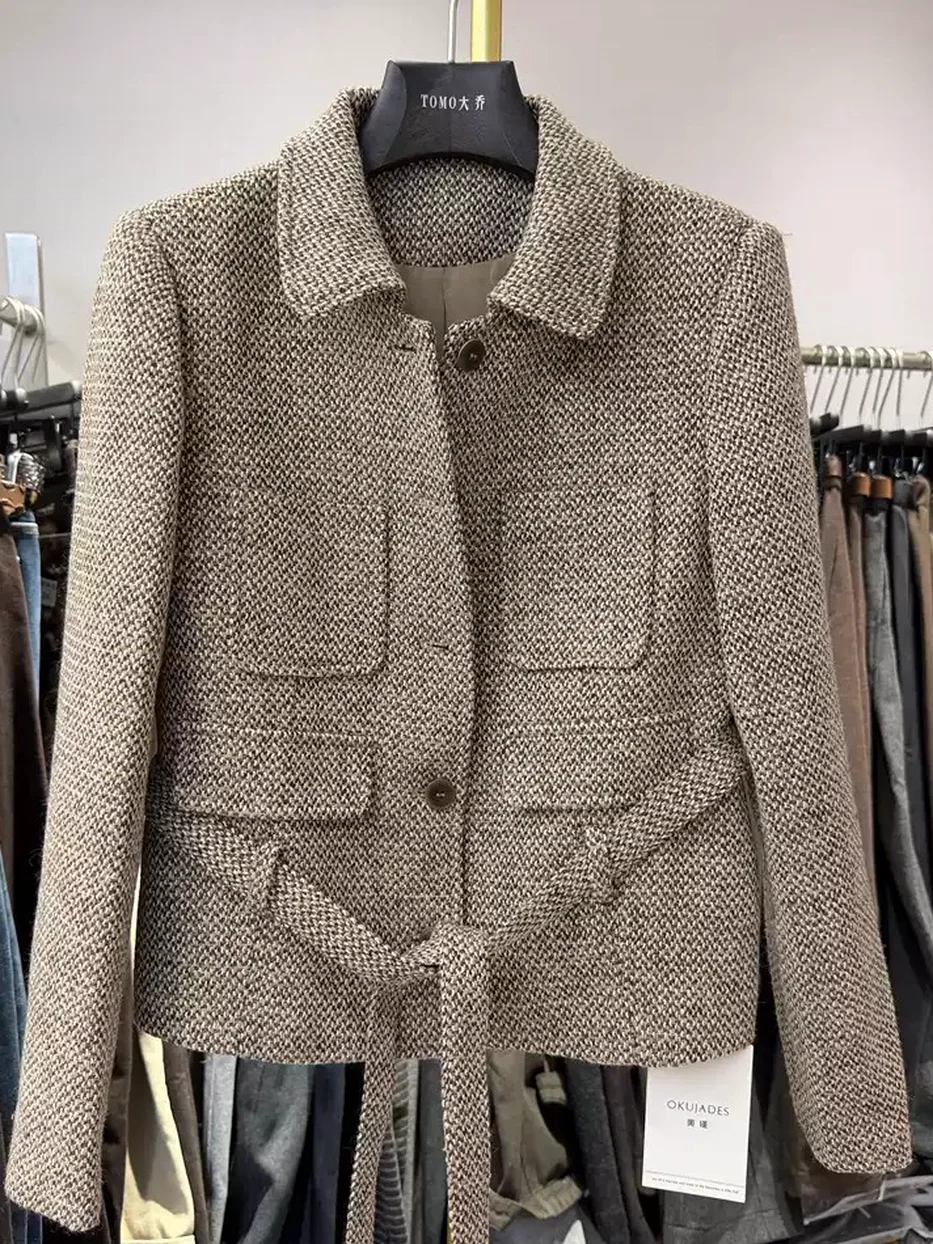 Single-breasted lapel-collar jacket, cinched-waist fit — Style 58595