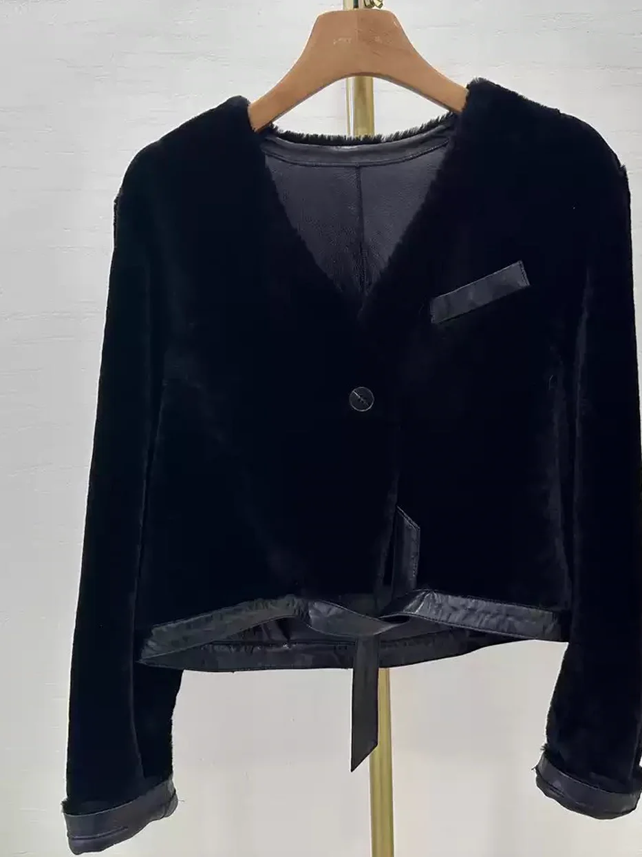 Women's single-button V-neck fur jacket — Style 68118
