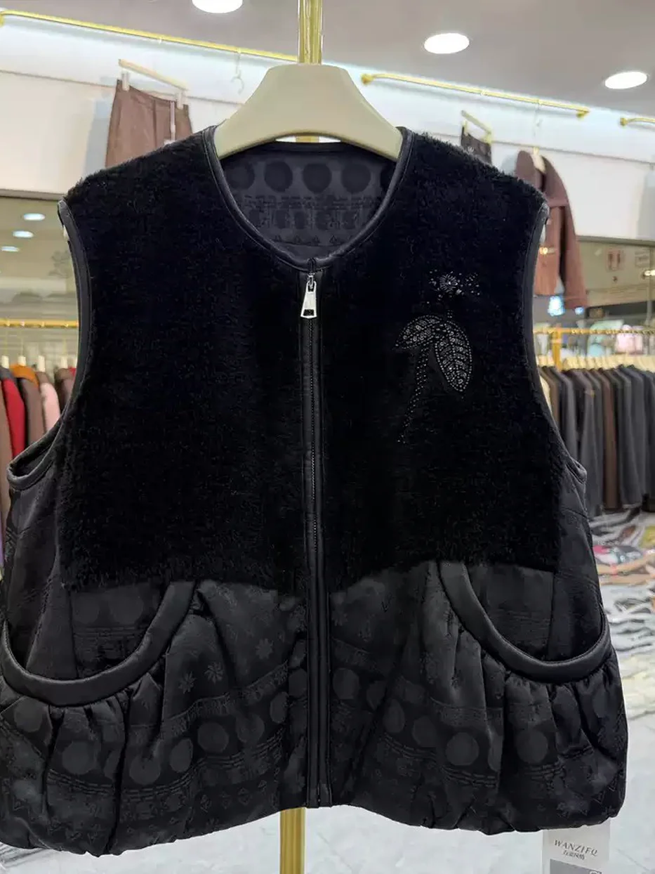 Women's panelled patch-pocket vest — Style CZ26819