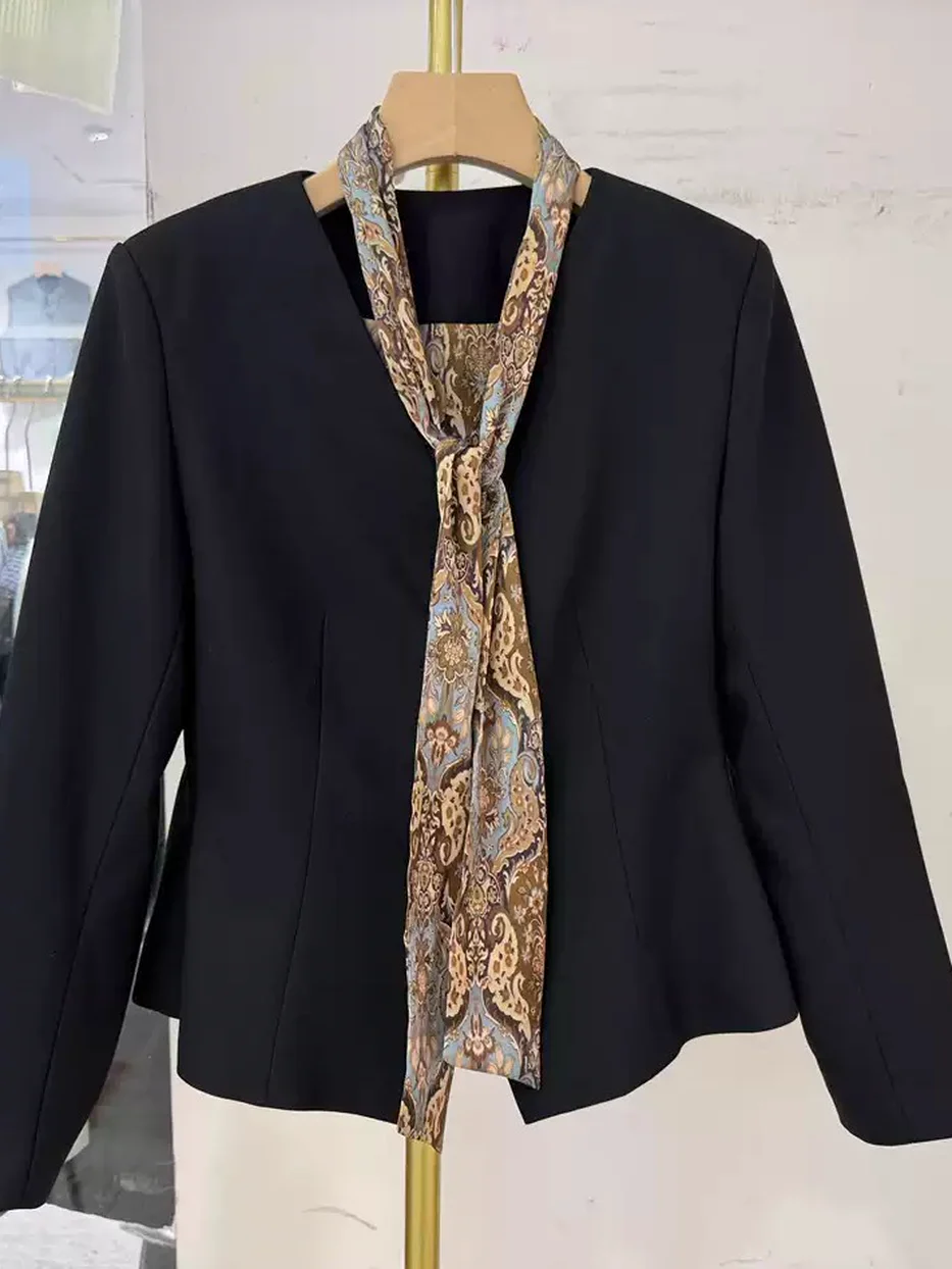 Single-breasted V-neck jacket — Style K293
