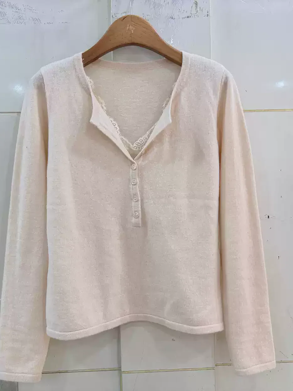 Women's v-neck lace long-sleeve base-layer top — Style 011-7282