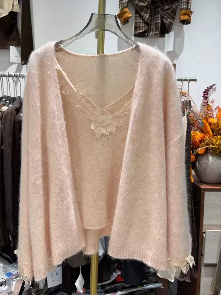 Women's v-neck knit cardigan — Style 26085