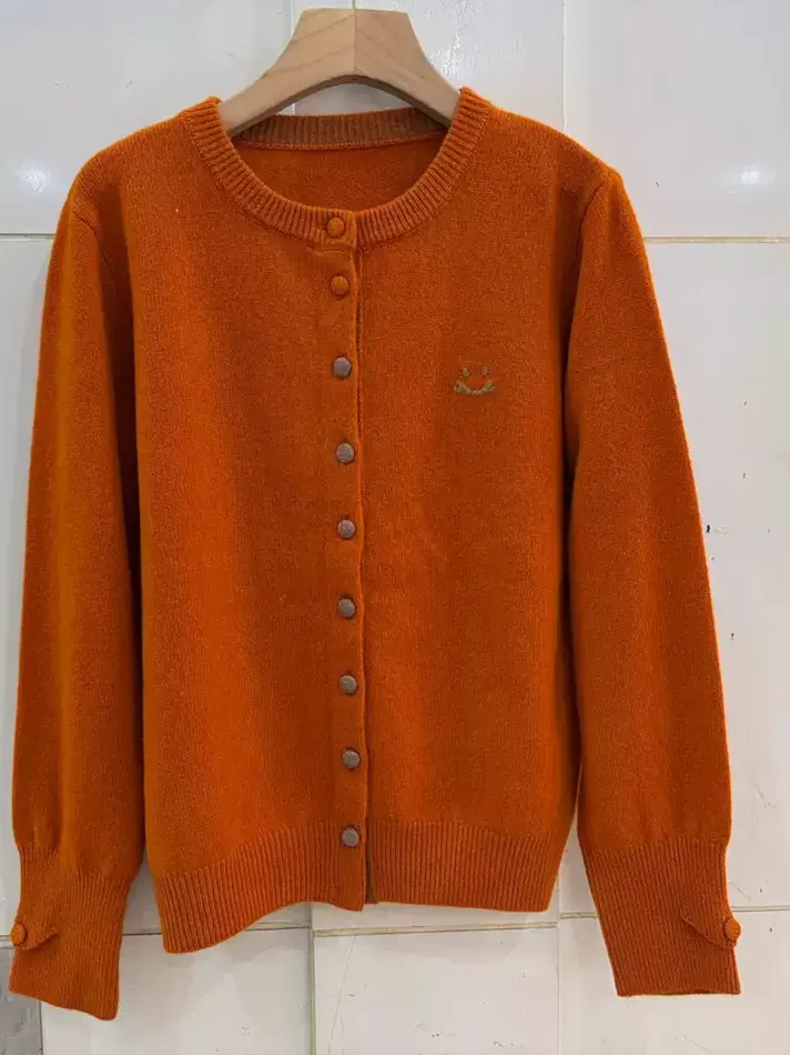 Women's crew-neck wool knit cardigan — Style 390138