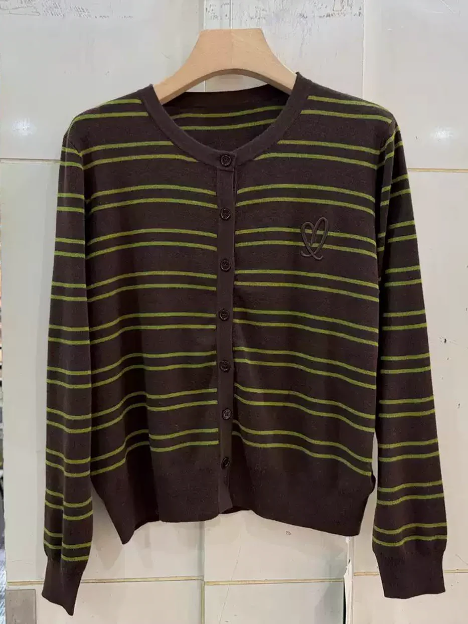 Single-breasted crew-neck knit cardigan — Style 507-2615