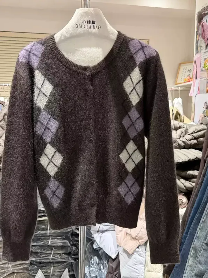 Women's single-breasted crew-neck knit cardigan — Style 63016