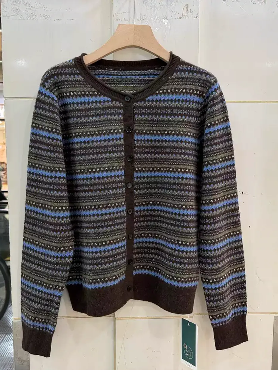 Women's colour-block single-breasted knit top · 98059