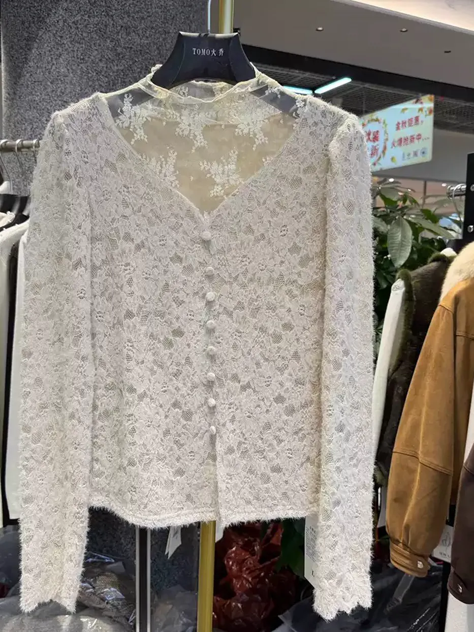 Women's covered-button mesh knit top · 98059