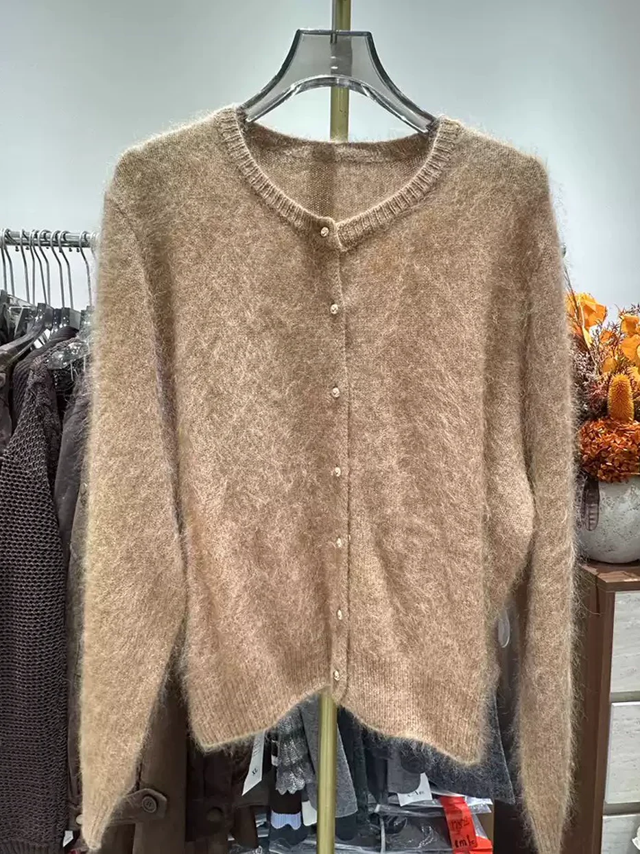 Single-breasted crew-neck long-sleeve wool knit cardigan — Style 77006