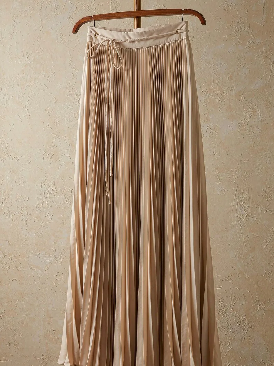 V-neck wool-cashmere knit sweater, relaxed fit — Style 826513