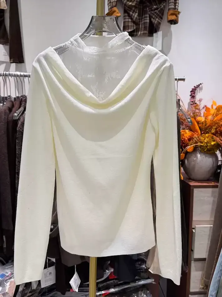 Women's panelled knit sweater — Style 8326