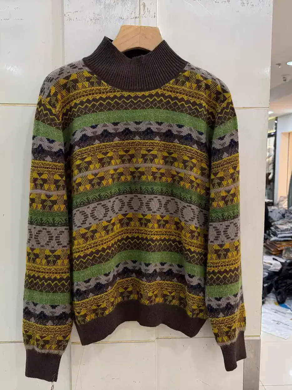 Women's colour-block mock-neck brown knit top · 98059