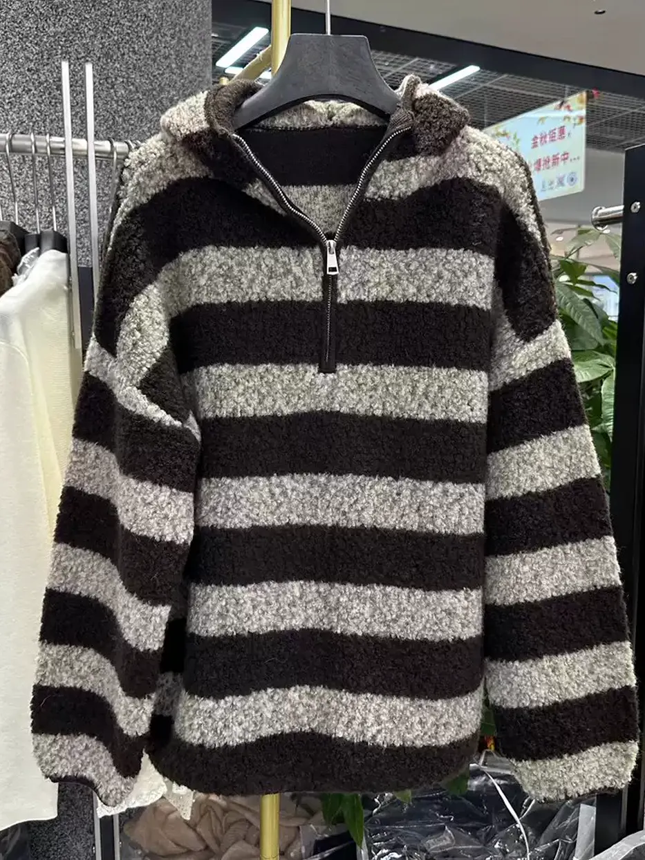 Women's colour-block half-zip sweater · 98059