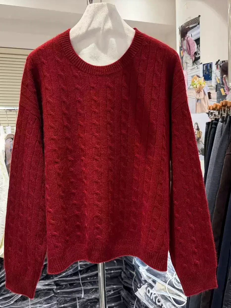 Women's cable-knit crew-neck burgundy knit top · 98059