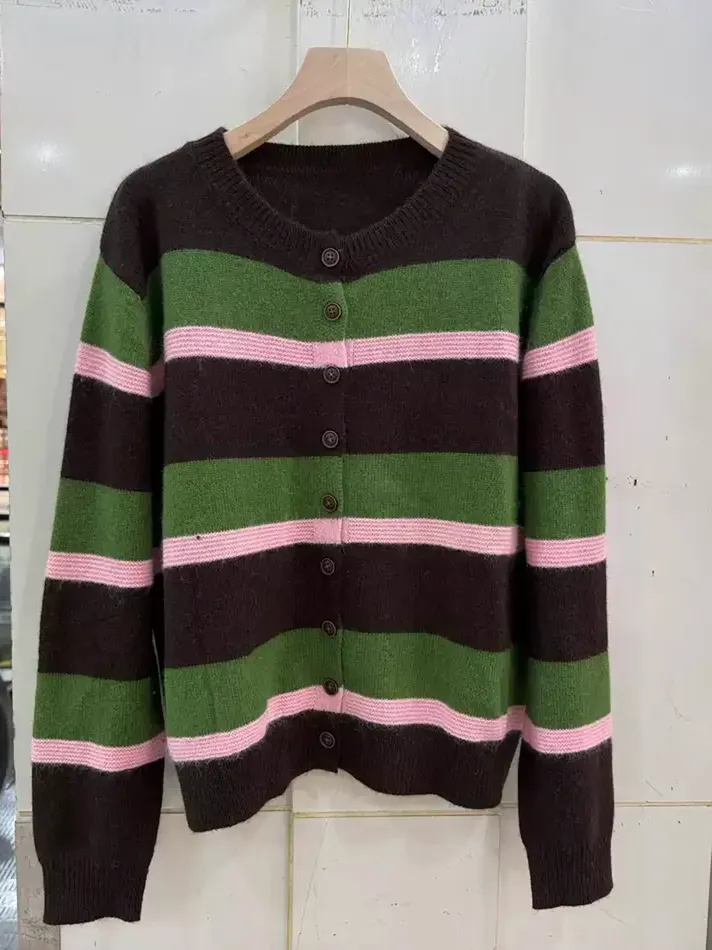 Women's colour-block crew-neck wool knit sweater — Style 99013