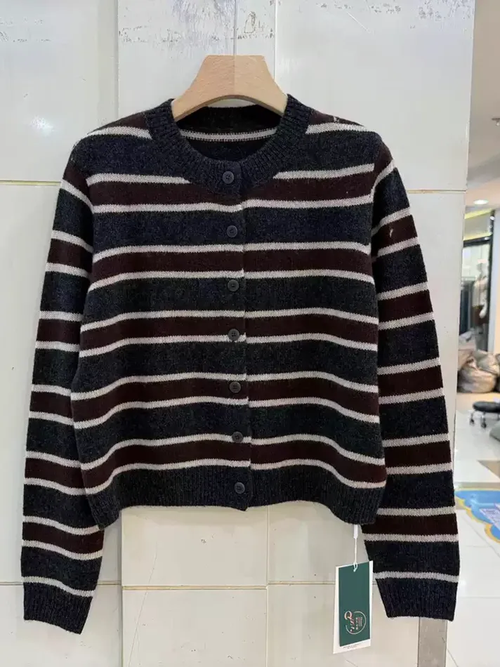 Women's single-breasted wool relaxed knit sweater — Style A81-6081