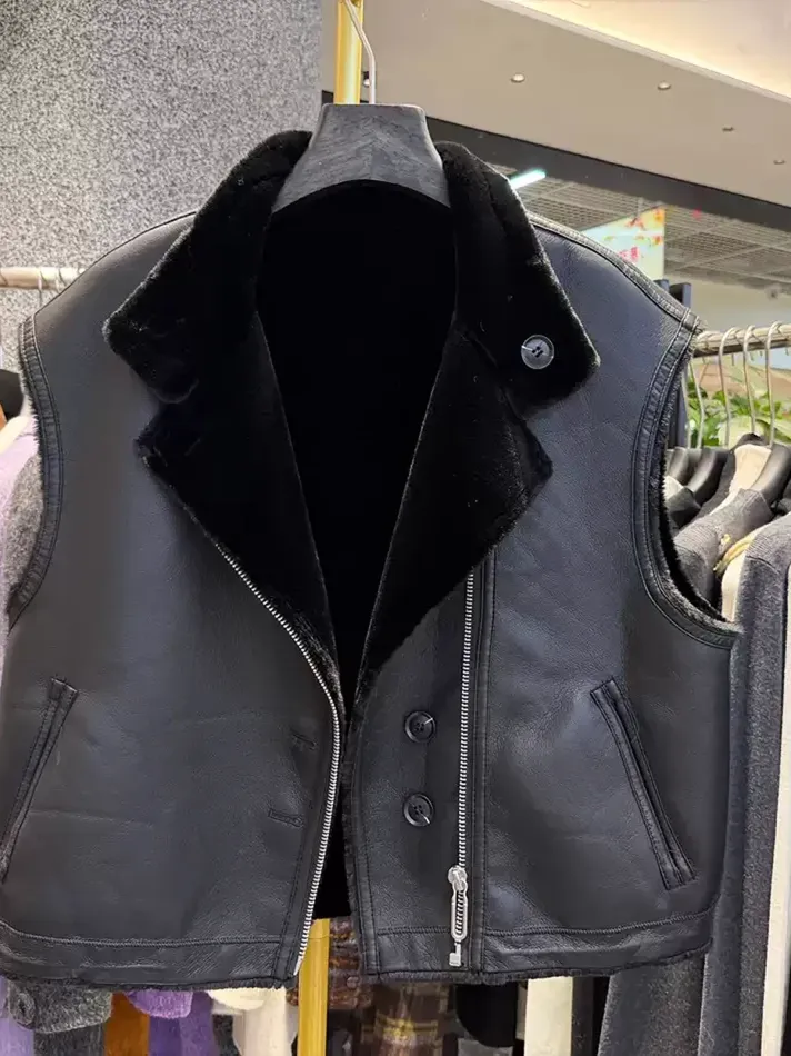 Women's zip lapel fur vest — Style D2216