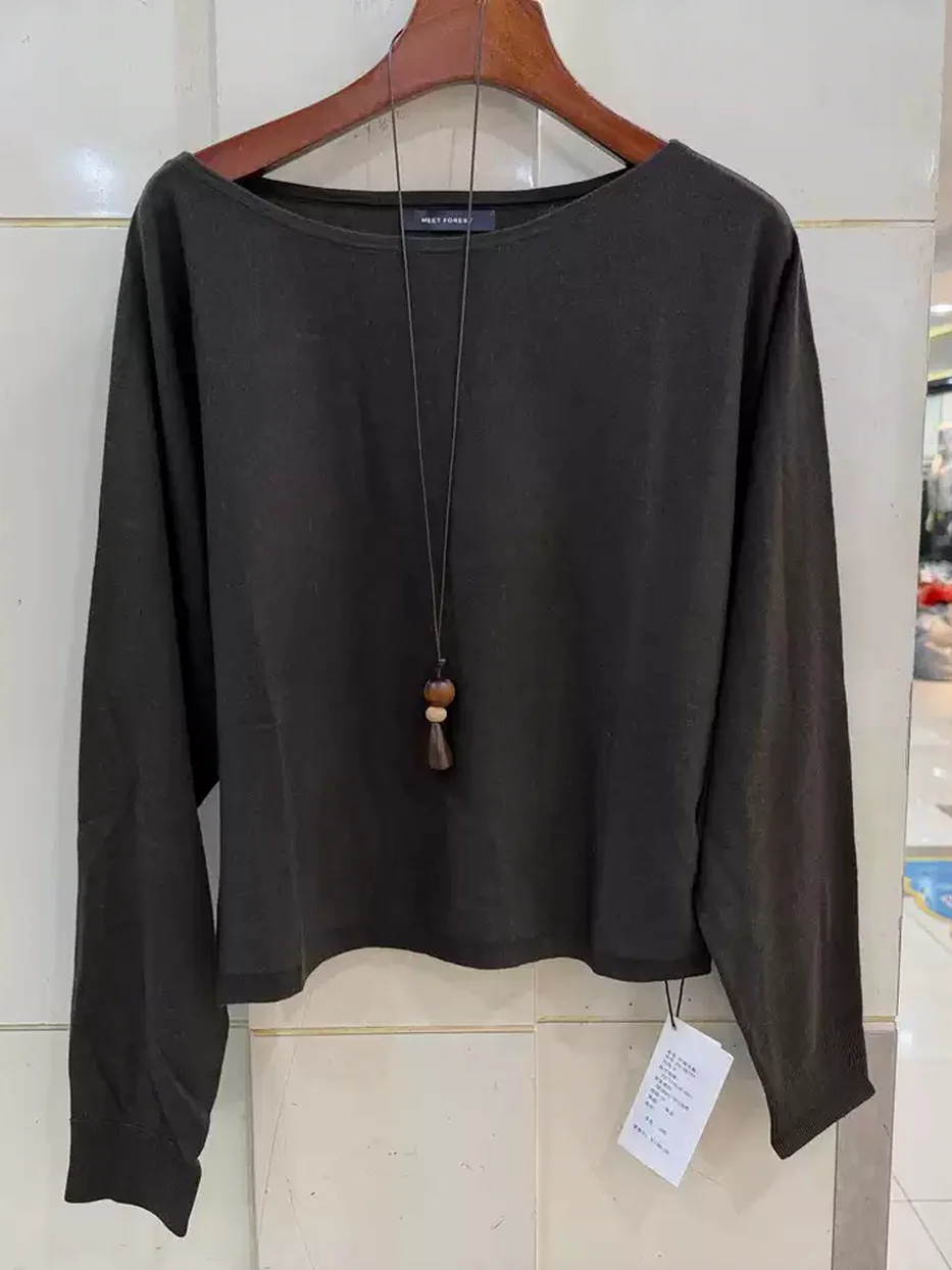 Women's crew-neck knit wool sweater · 98059