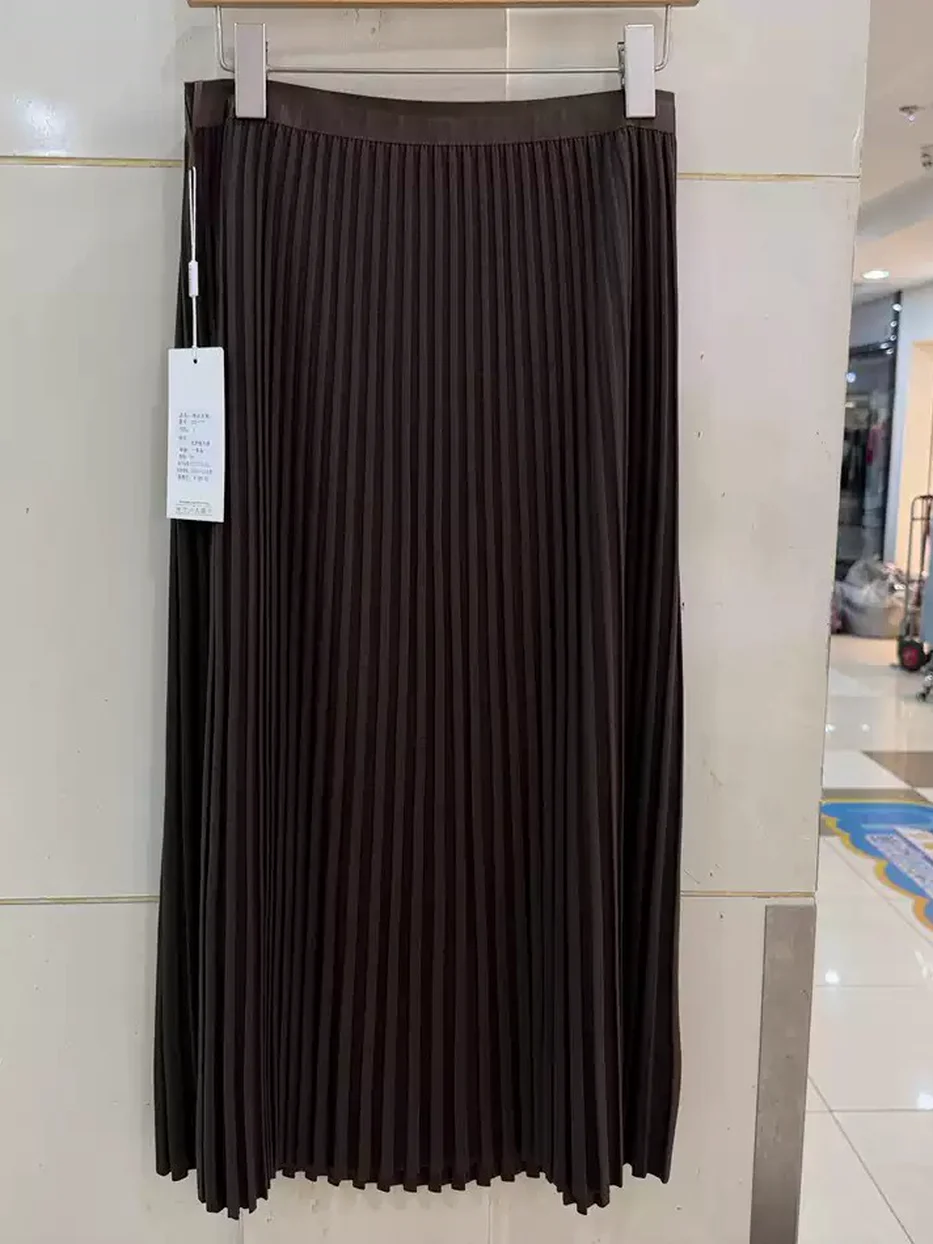 Pleated skirt, straight fit — Style 352-777