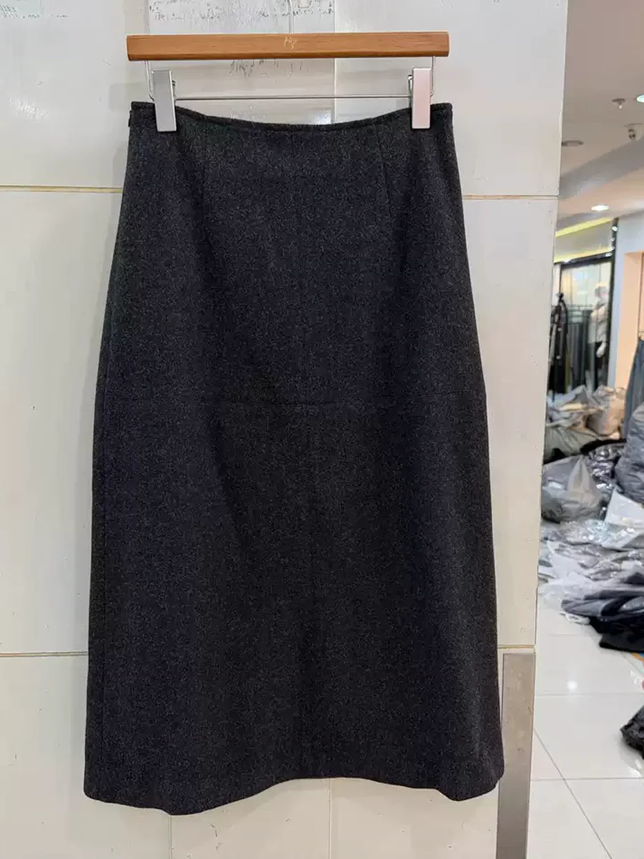 Women's wool back-slit skirt — Style 71399