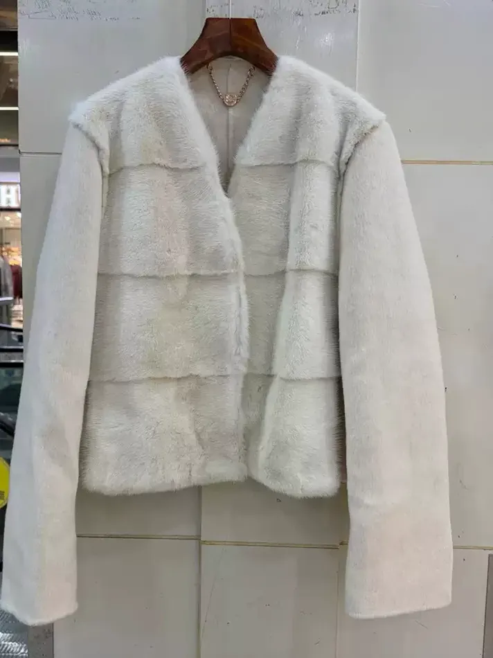 Women's panelled v-neck cashmere coat — Style 113-281989