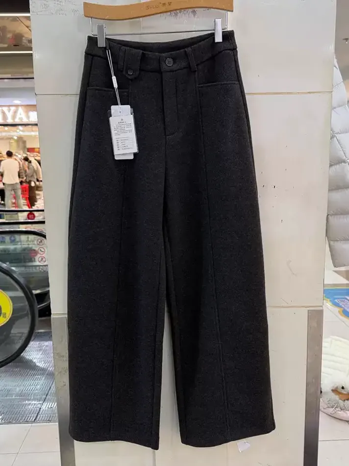 Women's casual curved-leg trousers — Style 26661
