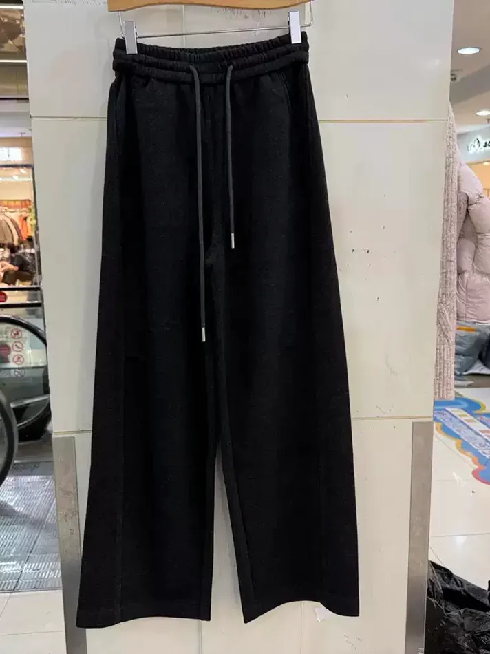 Women's black high-rise trousers — Style 26743