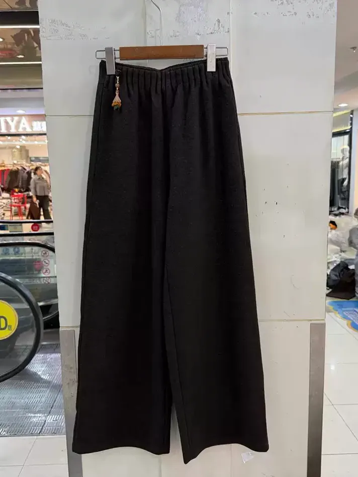 Women's pleated silk straight trousers — Style 26818