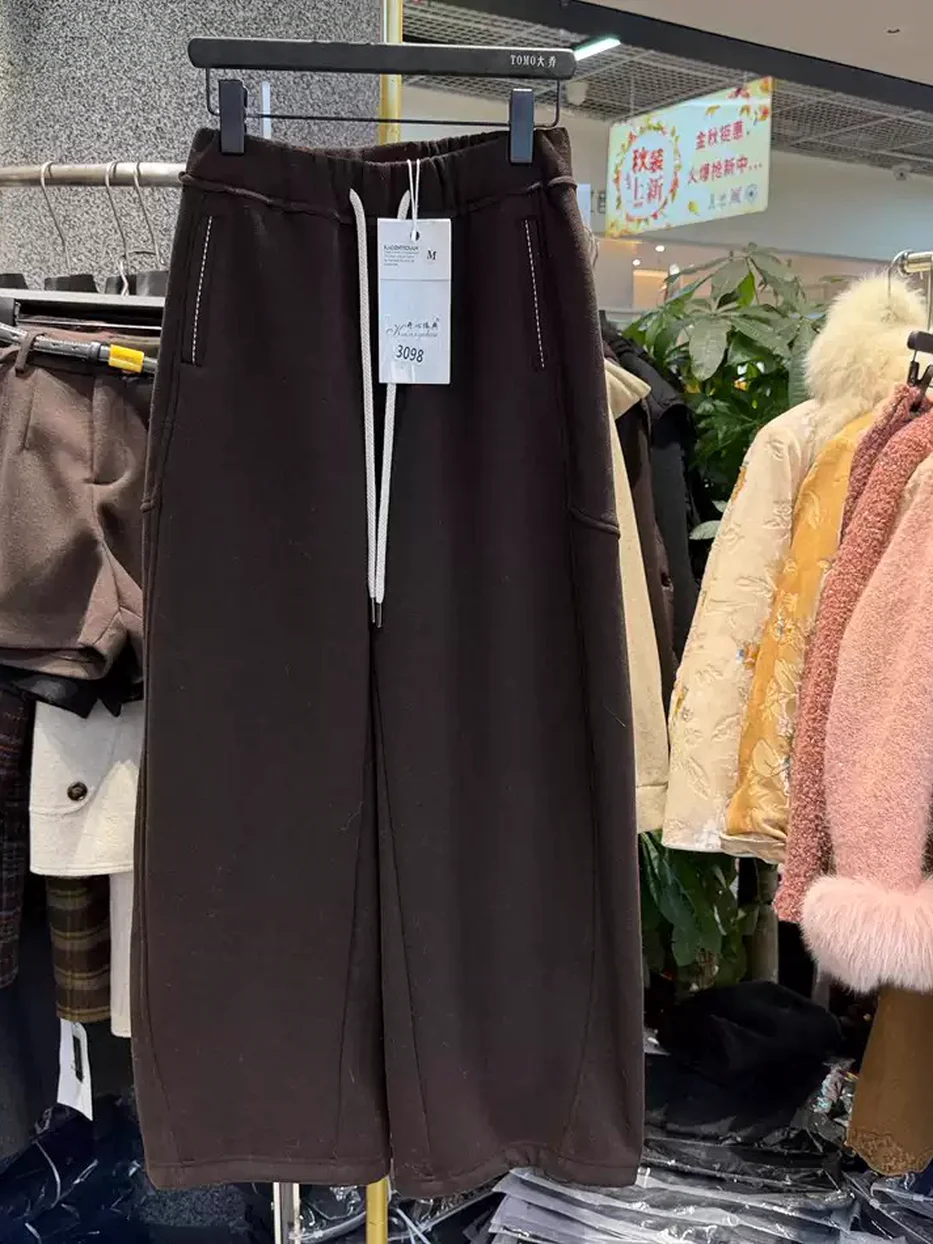 Women's fleece-lined curved-leg joggers — Style 3098
