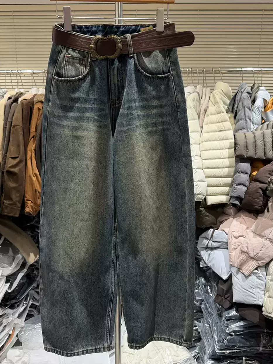 Belted denim jeans, curved-leg fit — Style 58825