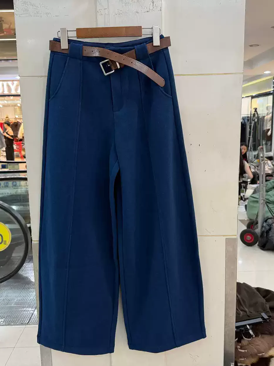Wool curved-leg trousers — Style C8167-1