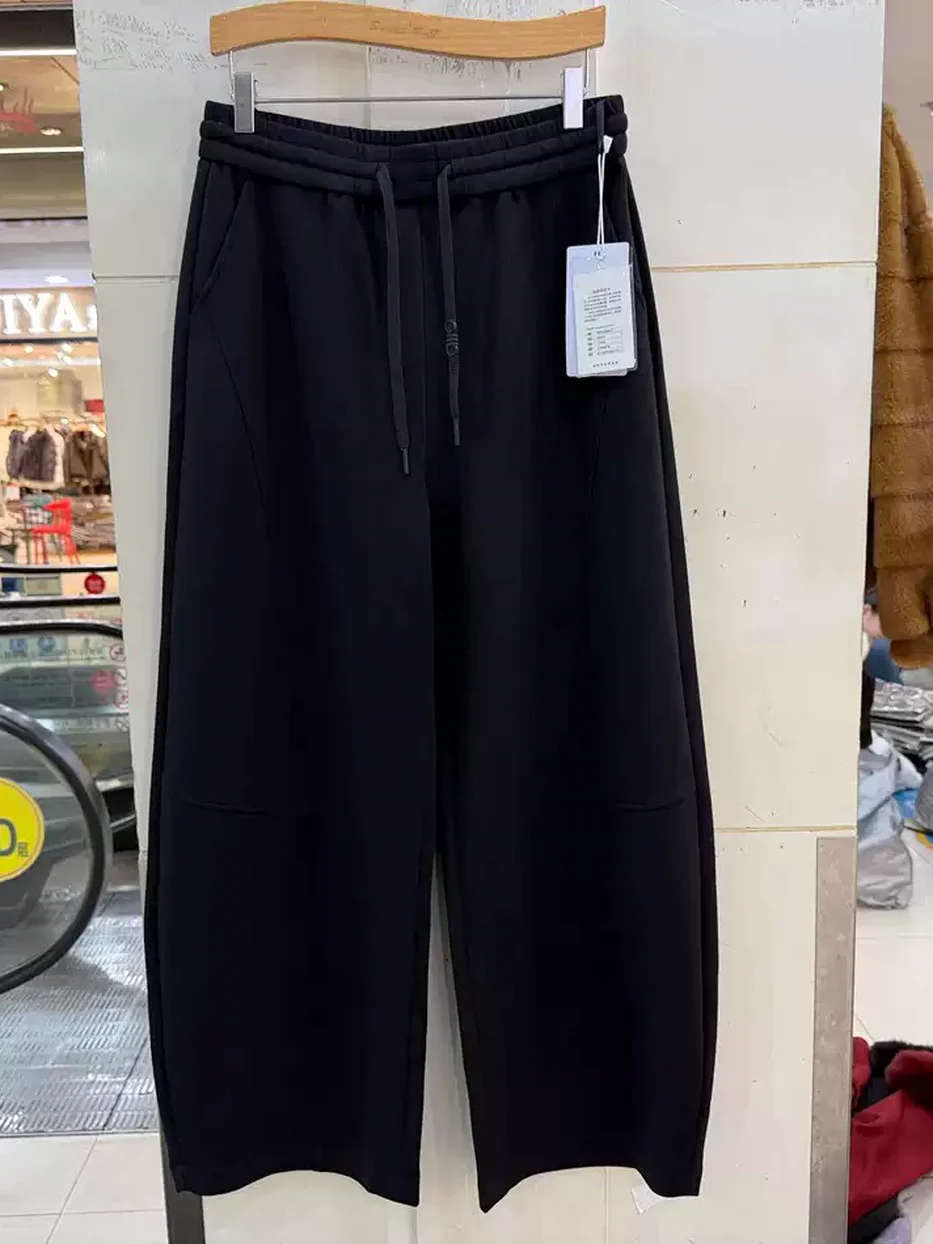 Women's elastic-waist curved-leg high-rise black trousers — Style K-6205